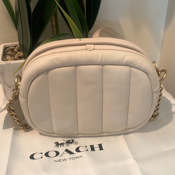 Coach Quilted Leather Camera Bag
COACH - Picture 2 of 14